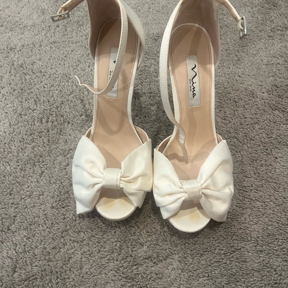 Vince Camuto Cream Bow Women's Heels